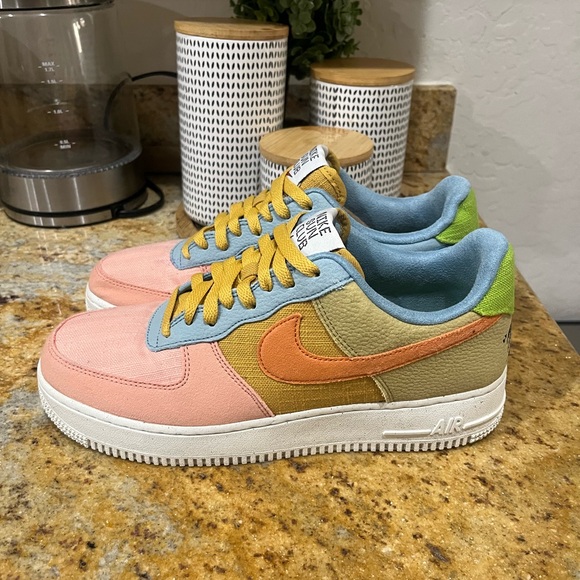 Nike Air Force 1 size 8 - Picture 3 of 9